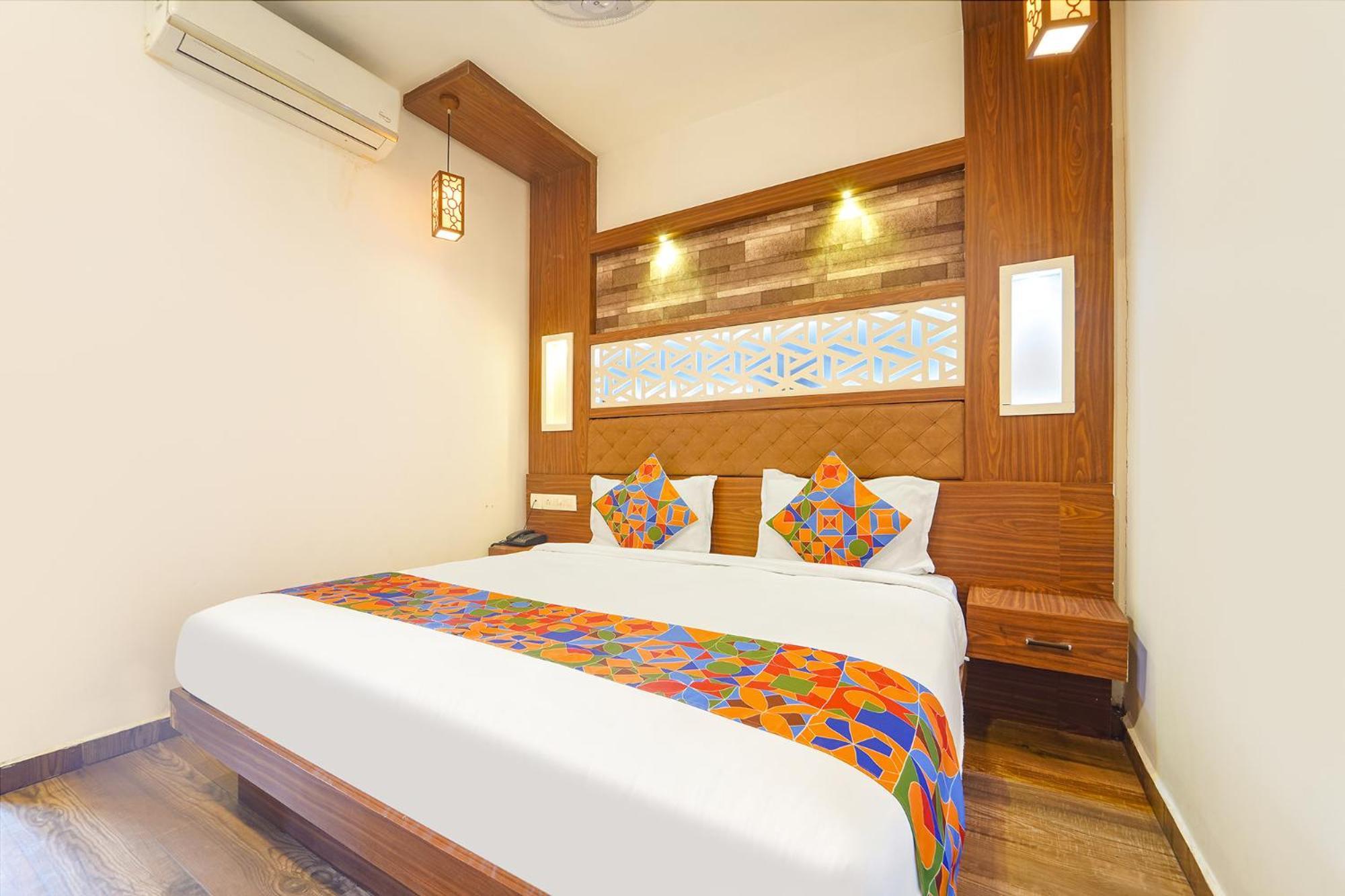 Fabhotel Qube - 800M From Ernakulam Junction South Railway Station Kochi Exterior photo