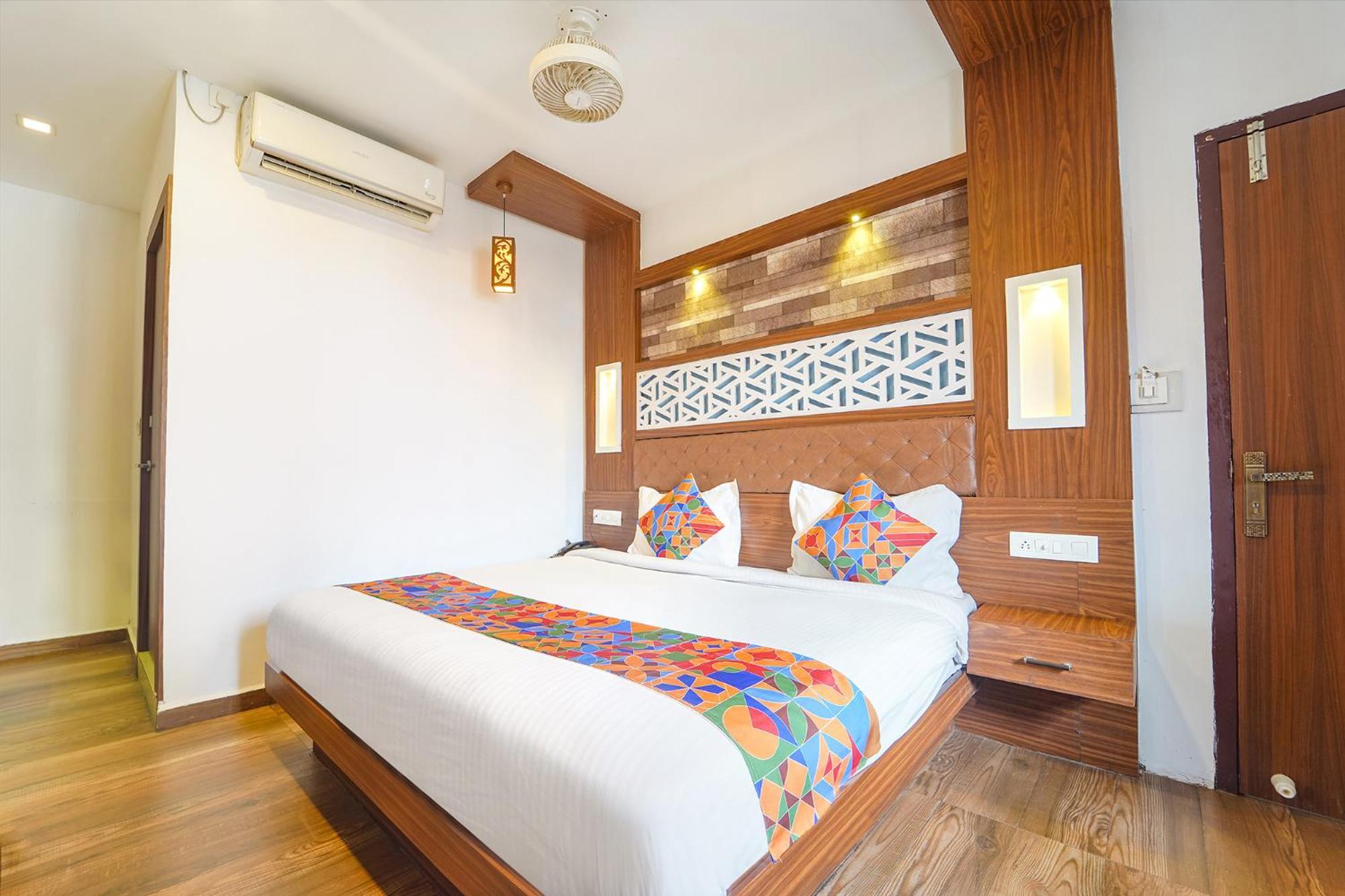 Fabhotel Qube - 800M From Ernakulam Junction South Railway Station Kochi Exterior photo