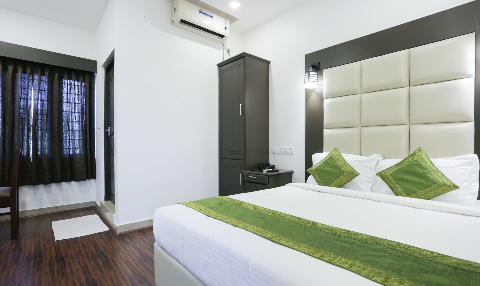 Fabhotel Qube - 800M From Ernakulam Junction South Railway Station Kochi Exterior photo